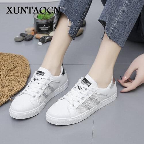 Womens Lace Up Tennis Flats Walking Vulcanized Shoes Breathable Running Sneakers Autumn New Ladies Fashion Striped Sports Shoes