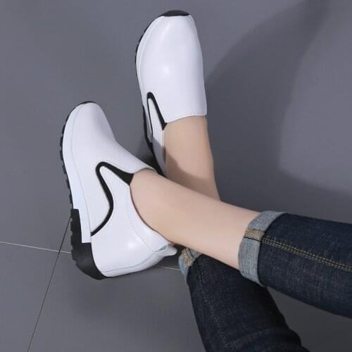 Spring 2021 New Height Increasing Insole Versatile Slip-on Lazy Shoes Net Red Womens Leather Shoes Casual Pumps