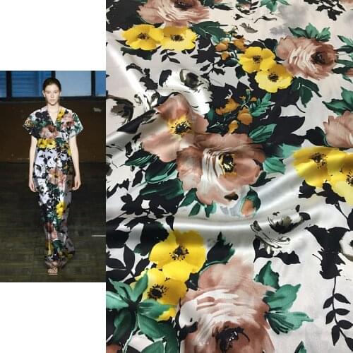 Hand-painted flower printing on white background heavy crepe silk digital printing natural mulberry silk high fashion fabric