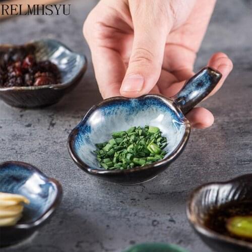 1PC RELMHSYU Japanese Style Ceramic Small Dish With Handle Household Dipping Sauce Seasoning Dish Sushi Soy Chopstick Holder
