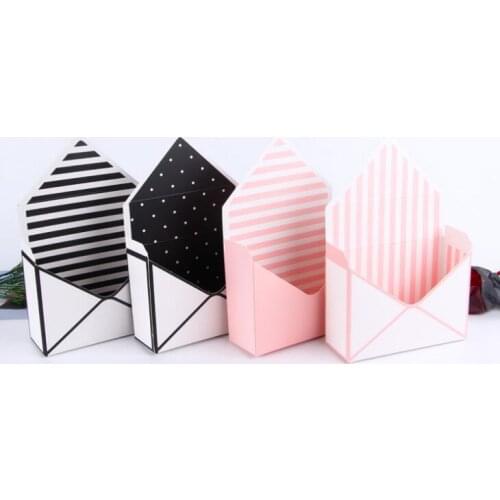 Creative environmentally friendly white cardboard envelope flower box folding flowers rose soap flower gift box LX2091