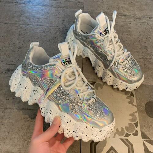 Womens shoes autumn 2020 new Korean version of the wild student breathable thick bottom increased sports shoes casual shoes