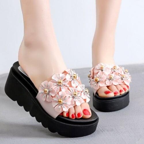 Home womens slippers 2021 summer new trend lucky seven flowers cute thick-soled non-slip sandals can be worn outside