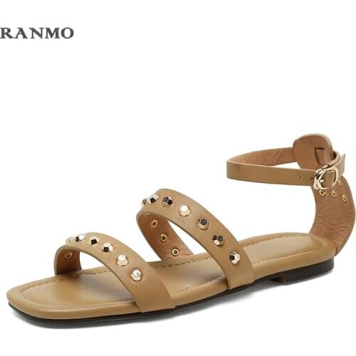 2021 Summer New Retro Rivet Roman Sandals Womens Shoes Flat Shoes Casual Comfortable Sandals Daily Commuter Shoes Leather Shoes