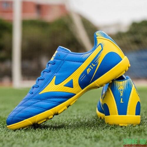 New Typical Style Men Soccer Shoes Indoor Professional Cow Muscle Men Football Shoes Action Leather Fast Outdoor Men Boys Soccer