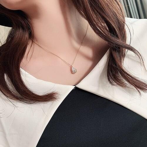 RUIYI Crystal Water Drop Pendant Necklace womens neck chain design sense of clavicle chain(XL4017)