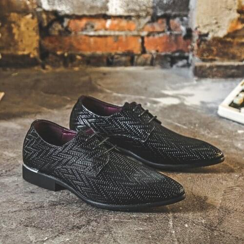 New Fashion Trend Black Men Casual Shoes Formal Dress Leather Shoes Business Pointed Toe Wedding Loafers Italian Shoes Oxfords