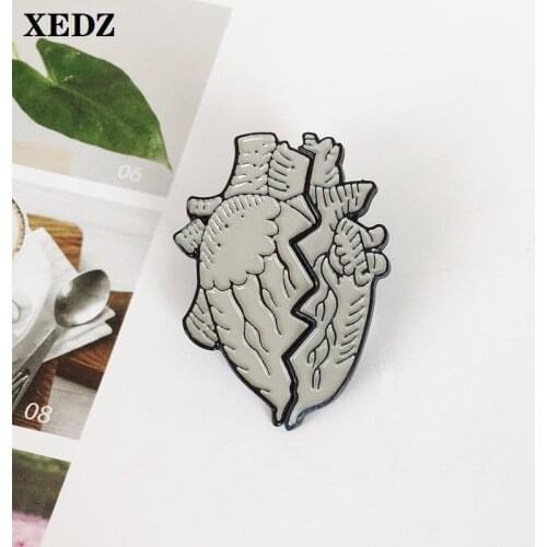 Stitching heart-shaped enamel pin injured dry double leaf love romance badge Stylish punk clothes lapel brooch jewelry gift