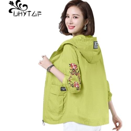 UHYTGF Fashion Women Thin Sunscreen Clothing Hooded Breathable Outdoor SummerJacket Female Embroidered Short Plus Size Coat 2109