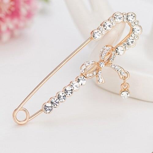 Fashion Flower Pendant Pins Crystal Rhinestone Brooch for Women Cardigan Scarf Buckle Clips Hat Clothes Lapel Pin Accessories
