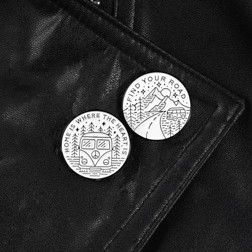 Retro Simple Bus Round Pin Brooch Badge Cute Cartoon Lapel Pin Accessories denim clothes bag hat jewelry gift for friend