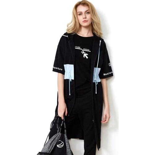 BOSIDENG 2021 women summer long trench short sleeves hooded sport wear sunproof adjustable waist B80516044