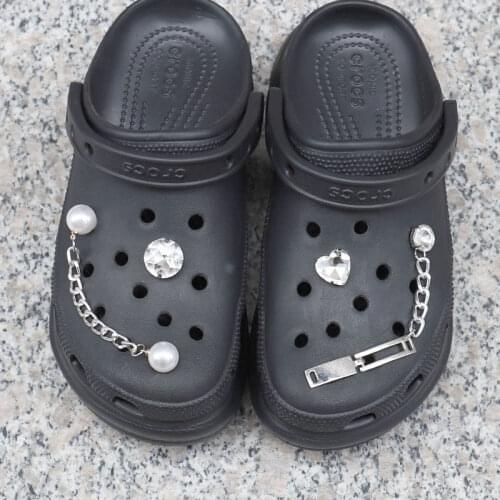2021 Fashion Croc Charms Designer High Quality Pearl Rhinestone Clogs Shoes Chain Vintage Charms for Crocs DIY All-match Trend