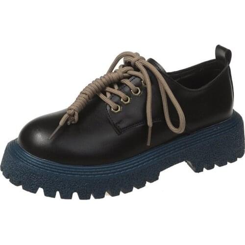 Brit Preppy for Spring with A Single Shoe. Womens Chunky Soles with Strappy Mid-heel and Color Polish 2021 New