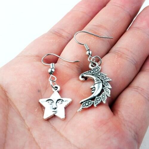 Gothic Mysterious Smiley Earrings for Women Asymmetrical Stars Moon Magic Human Face Earings Statement Jewelry Retro Gift VGE131