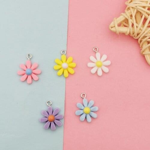 10Pcs Kawaii Resin Little Daisy Sun Flower Charms Pendants For DIY Decoration Earrings Key Chains Fashion Jewelry Accessories