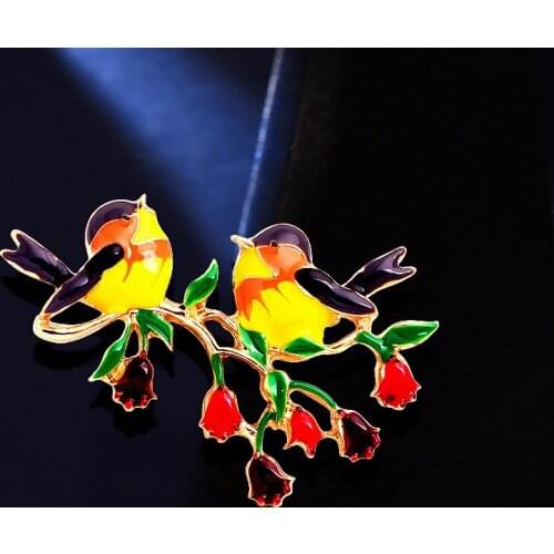 High Quality Cute Bird Animal Brooch Yellow White Color Enamel Flower Brooches Lady Party Pins Birthday Gifts