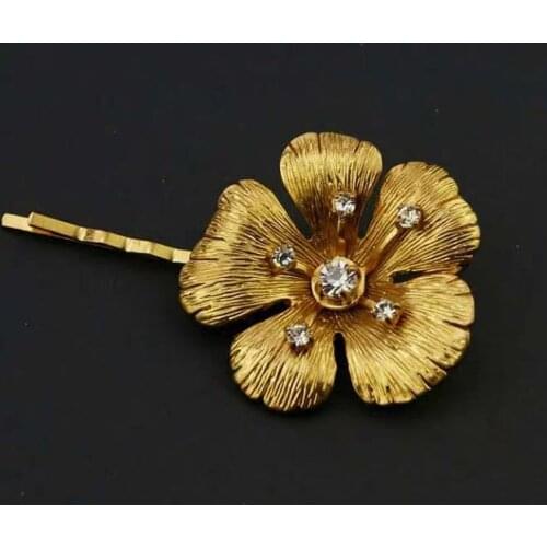Rispada gold color flower with diamond hair pins