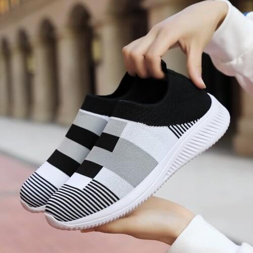2020 Women Vulcanized Shoes High Quality Women Sneakers Slip On Flats Shoes Sneakers Women Loafers Plus Size 42 Walking Flats