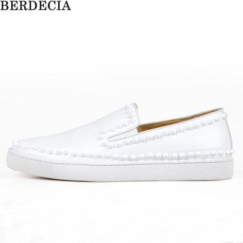 2021 Berdecia Casual Flat Sole Solid White Spikes Shoe Men Sneaker Brand Designer Leather Slip-On Leisure Male Vulcanized Shoes