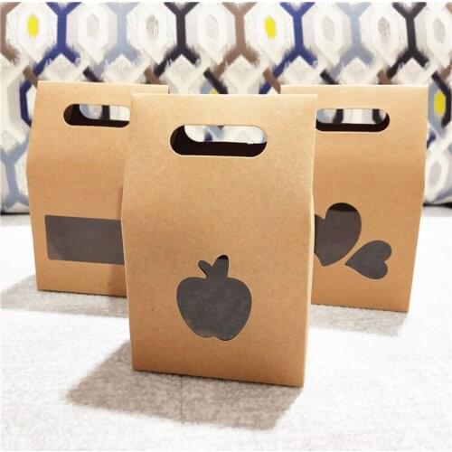 10Pcs/Lot Handmade Packaging Gift Bag Wuth Handle Hole Apple Heart Shape Hollow Brown Kraft Paper Box Party Display Gift Bags
