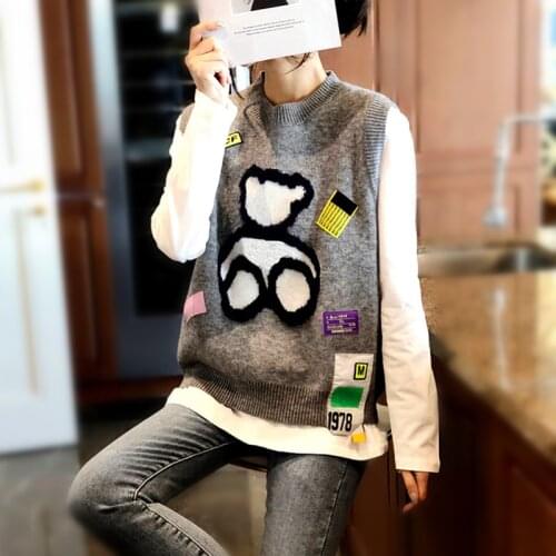 2021 Spring New Korean Loose Cartoon Bear Label Appliques Sweater Round Neck Sleeveless Short Knit Waistcoat Vest Women SY206
