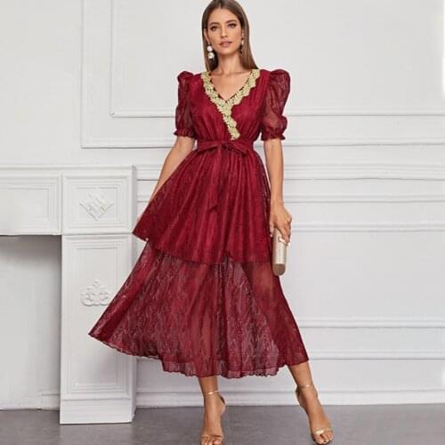 Burgundy Lace Homecoming Dress Short Sleeves A Line V Neck Elegant Sexy Hot Cocktail Party Gown Graduation Summer Wear YSAN1128