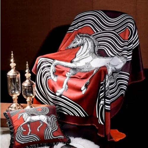 Luxury New Rectangle Raschel Microfiber Fabric Horse Print Blanket Travel Sleep Wearable Plush Throw Blanket Grade A for Winter