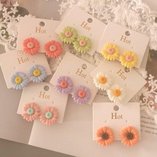 Candy Color Resin Daisy Ear Clips Girl Sun Flower Clip on Earring No Piercing Summer Trendy Plant Jewelry for Children Kids Gift