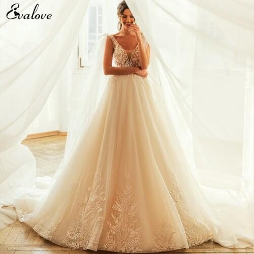 EVALOVE Sexy V-Neck Tank Sleeve Bride A-Line Wedding Dresses Luxury Flowers Beading Appliques Court Train Princess Bridal Gown