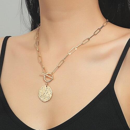 Vintage Product Moon Star Pendant Necklace Retro Medallion OT Buckle Gold Chain Clavicle Chains For Women Female Wholesale