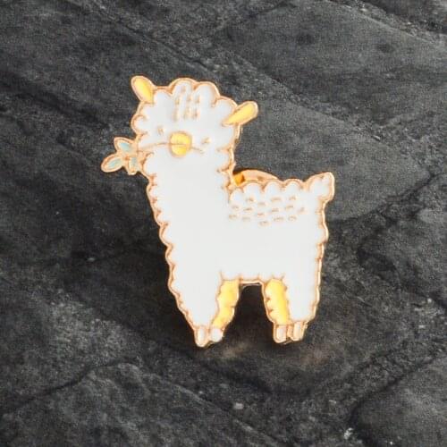 Alpaca Sheep Enamel pin Cartoon Animal Metal Badge Brooch for Women Men Kid Denim Jeans Bag Shirt Collar Pin Accessories Jewelry