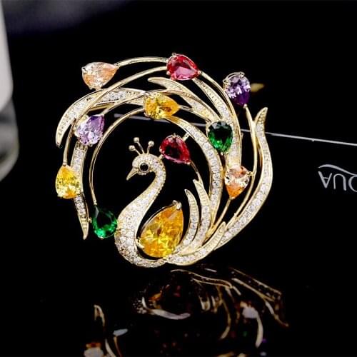 Japan And South Korea New Trend Color Brooch Peacock Feather Corsage Suit Jacket Accessories Pin Elegant Sweet Jewelry Female