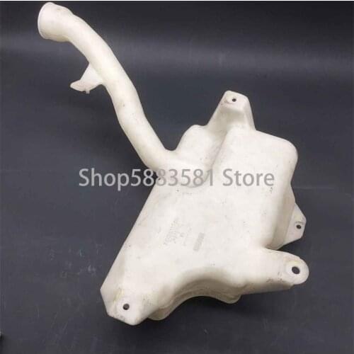 Car working fluid storage tank Windshield cleaning system Hon daa cco rd spray bottle wiper bottle storage tank