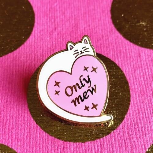 Kawaii Only Mew Cat Hard Enamel Pin Cartoon Animal Heart-Shaped White Cats Medal Brooch Fashion Lapel Backpack Pins Decor