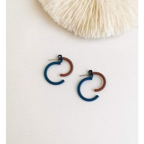 U-Magical French Vintage C Shape Spray Dangle Earring for Women Trendy Contrast Color Metal Huggies Earrings Jewelry Pendientes