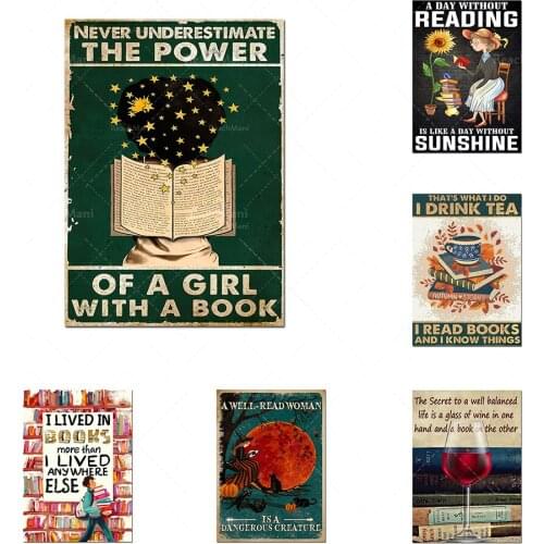 Ne sous-estimez jamais le pouvoir d’une fille avec une affiche de livre, affiche de mois d’histoire noire, fille noire et affich