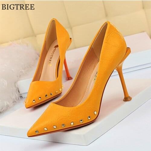 Rivet High Heels Retro Women Shoes Pointed Toe Ladies Pumps Spring 2021 PU Leather Metal Heel Fashion Office Party Shoes Woman