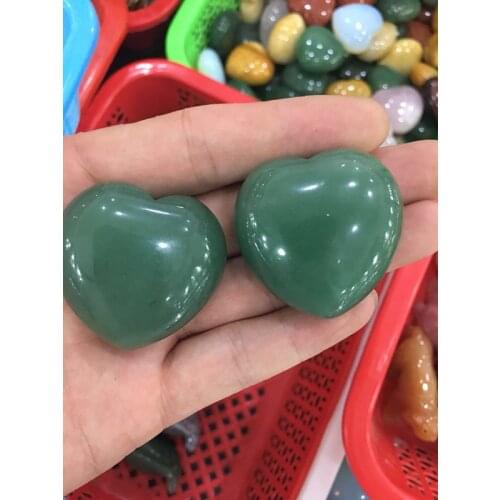 New fashion natural green dongling crystal heart stone heart, the best gift between friends