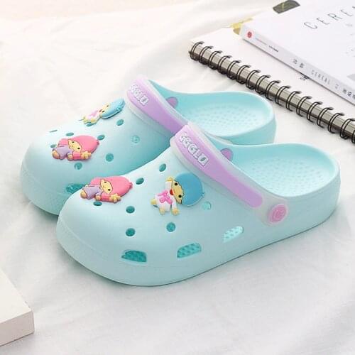 Women Beach Slippers Quick dry Breathable clogs female summer shoes Non-slip Hollow garden shoes Comfortable house slippers