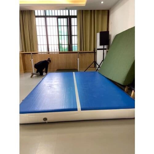 Hot Sale Cheerleading Mat 4M 5M *2M Air Gym Mat For Gymnastics Training Home Use Air Floor Mattress With Pump Tumbling Track