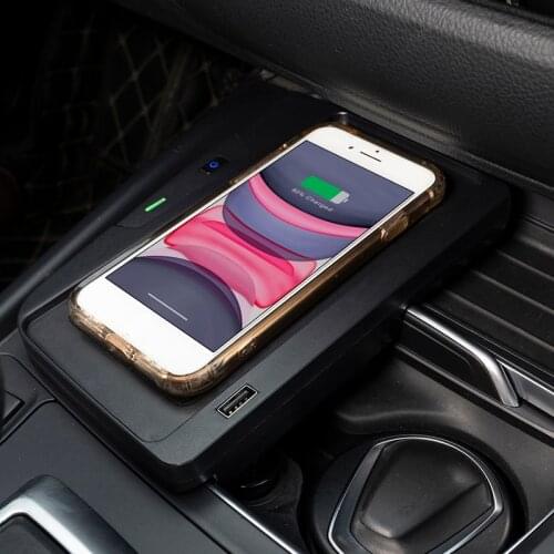 For BMW 3 4 Series F30 F31 F32 F33 F34 F35 F36 10w car QI wireless charger charging plate phone holder accessories 2014-2018