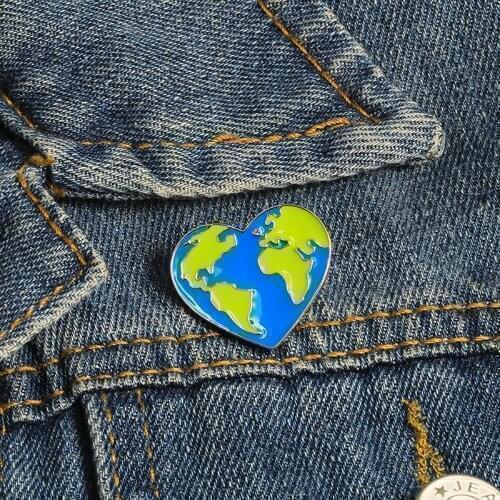 Creative Blue Earth Enamel Pin Environmental Protection Association Heart Shape Brooch for Men Women Jackets Lapel Badge Jewelry