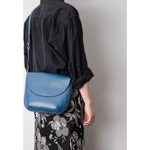 AETOO Messenger Bags For Women