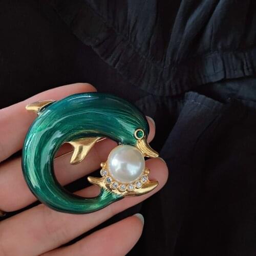 European and American vintage brass pearl diamond inlaid western antique dolphin brooch Womens fashion luxury jewelry