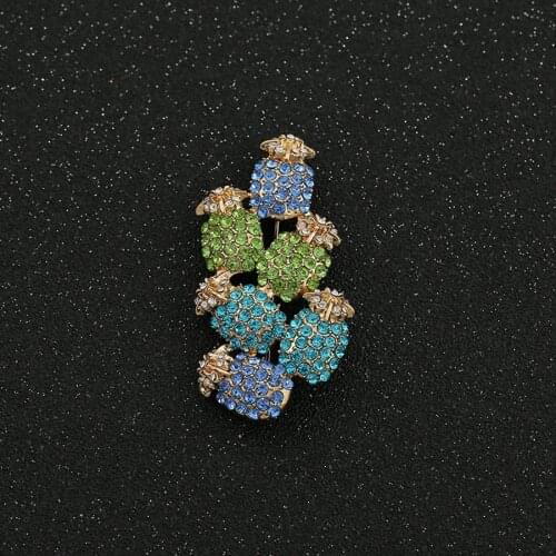 2021 Fashion Costume Jewelry New Gold Plated Cute Crystal Rhinestone Pineapple Brooch Bouque Broches Fruit Brooches For Women