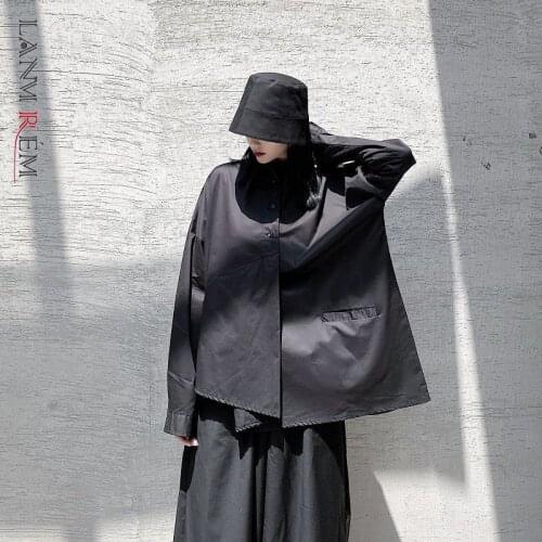 LANMREM Women Autumn New Irregular Hem All-match Turn Down Collar White Black Shirts For Famale 2021 Loose Tops YJ986