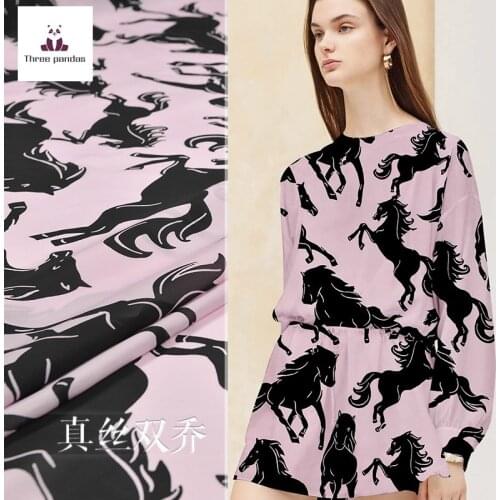 Natural silk double joe fabric cloth per meter 16mm 135 cm wide horse printed anti-wrinkle cloth shirt dress fabric