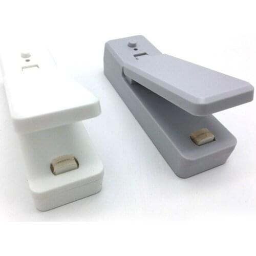 Rechargeable Plastic Bag Heat Sealer Handheld Food Kitchen Vacuum Sealer Smart Sealing Machine for Chip Food Snack Storage Bags