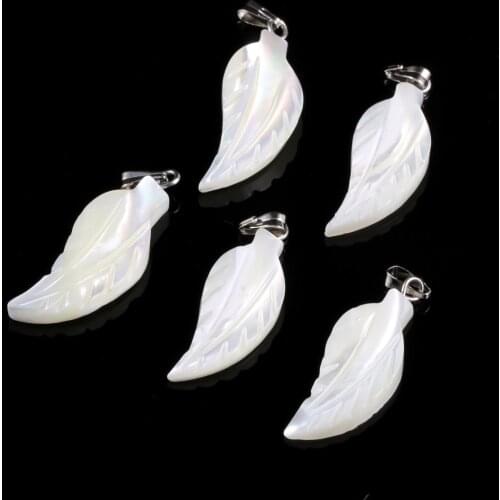 2Pcs/Pack Fashion Feather Shape Natural White Shell Pendants with Brass DIY jewelry for necklace Earrings Wholesale